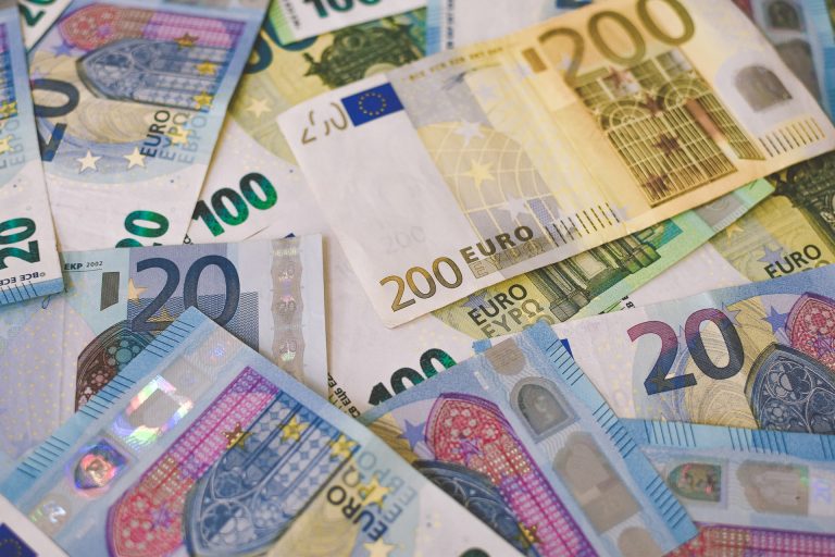 Bonus 200 euro, Cgil Cisl e Uil: “escluse le categorie più fragili”